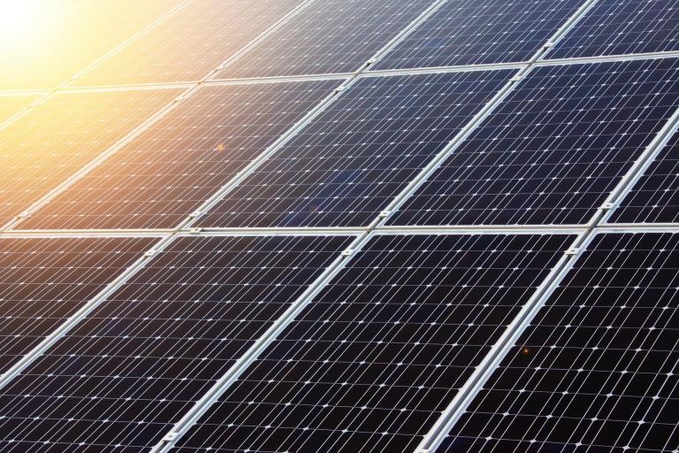 Omnes Capital conclut deux nouveaux deals solaires éloignés des subventions