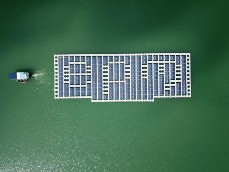 Une première centrale solaire flottante dans les Caraïbes
