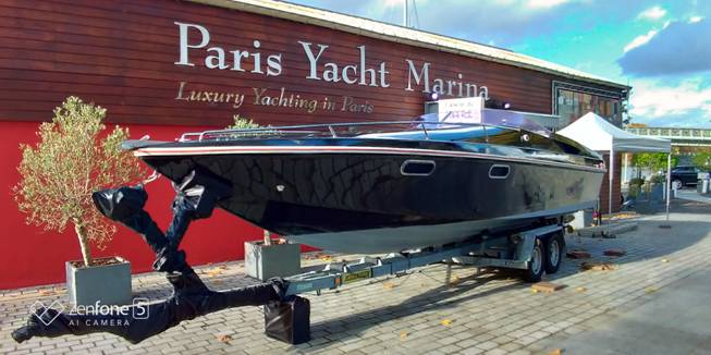 Un bateau électrique sur la Seine avec des batteries Renault de seconde vie