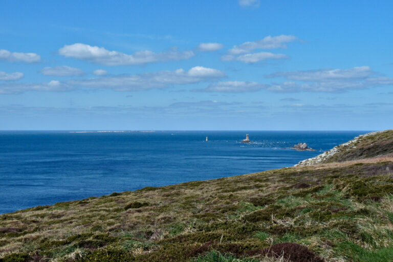 La Chambre régionale des comptes épingle le retard des EnR en Bretagne