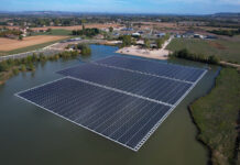 Parc solaire flottant développé par Amarenco avec les flotteurs de Ciel & Terre à Montpezat (Gard)