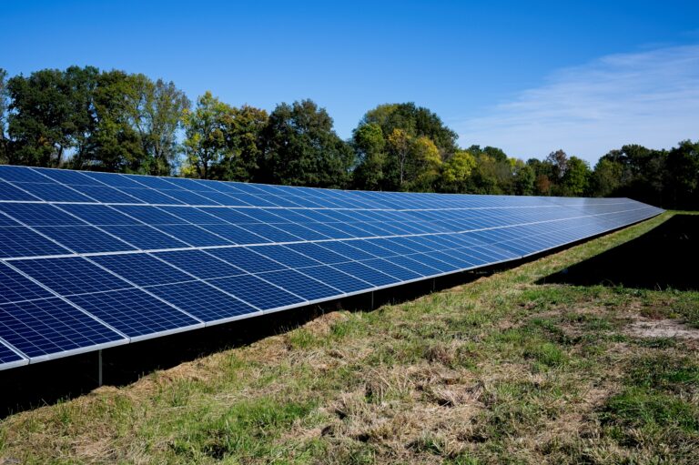 JPEE et Crédit Agricole s&rsquo;associent dans l&rsquo;agrivoltaïsme