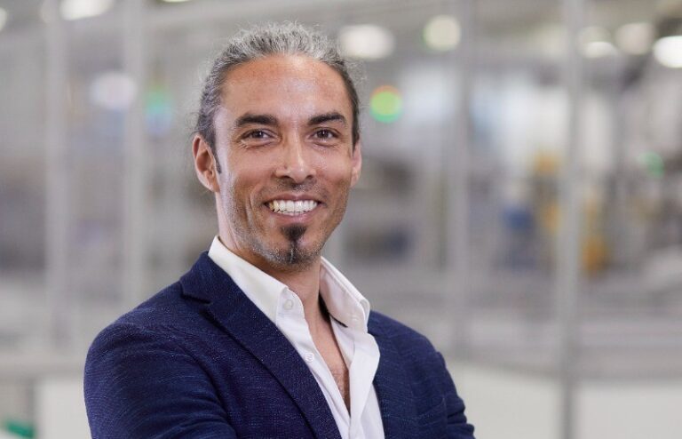 « Aucun problème pour trouver des panneaux solaires adaptés à la TVA réduite » [Krannich Solar France]